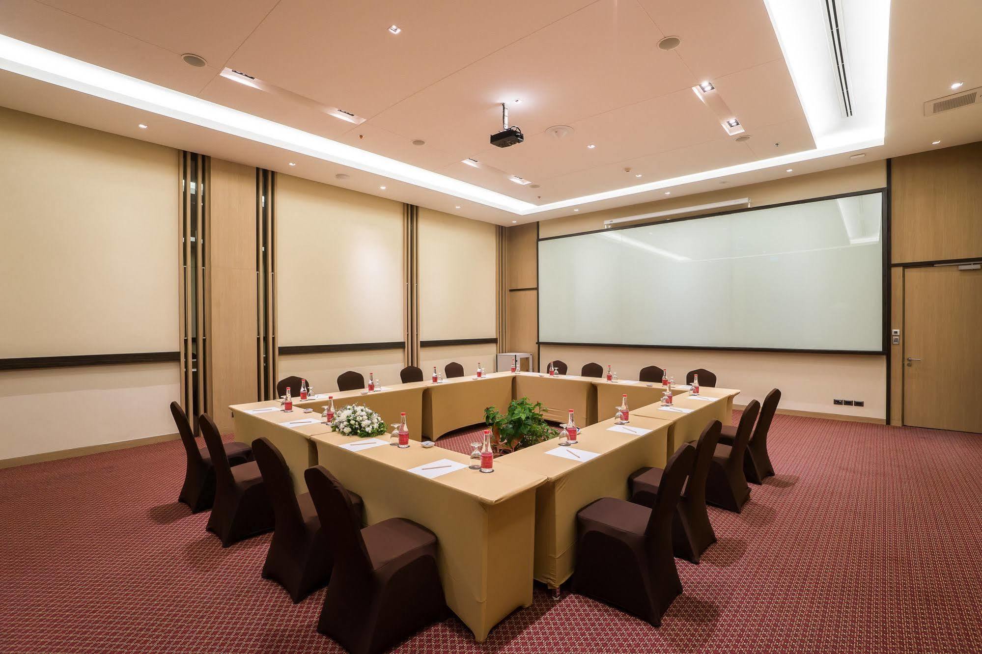 โรงแรมเบสท์เวสเทิร์น พลัส แวนดา แกรนด์ 4*